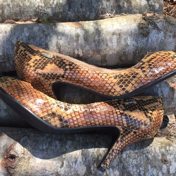 Guess Snakeskin Peep Toe Pumps 7.5 Animal Print Classic Heels - Picture 8 of 8